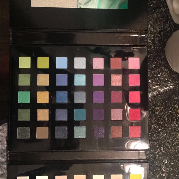 Saphora makeup palette - Picture 1 of 3